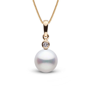 Brilliant Collection 9.0-10.0 mm Freshadama Freshwater Pearl and Diamond Pendant featuring a white freshwater pearl set in gold with a single sparkling diamond accent on a fine gold chain.