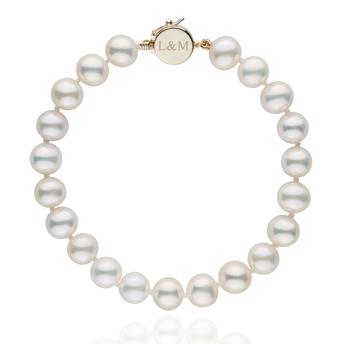 Personalized 7.5-8.0 mm AAA White Freshwater Pearl Circle Clasp Bracelet featuring lustrous white pearls and a polished gold circle clasp engraved with initials L&M
